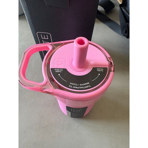 Brumate - Leap in Pink Checkered Limited Edition Brand New - Picture 3 of 3